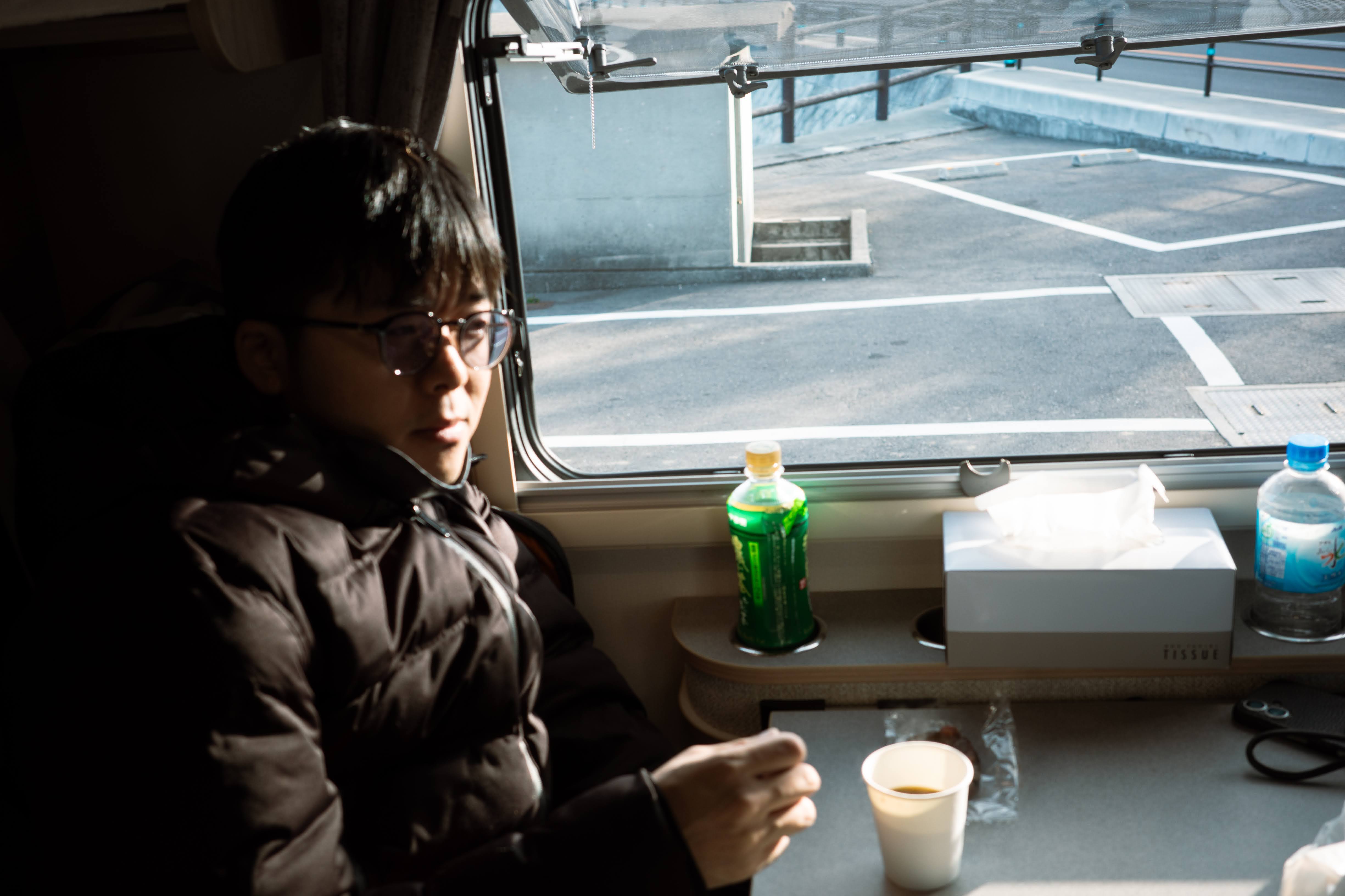 About のサムネイル